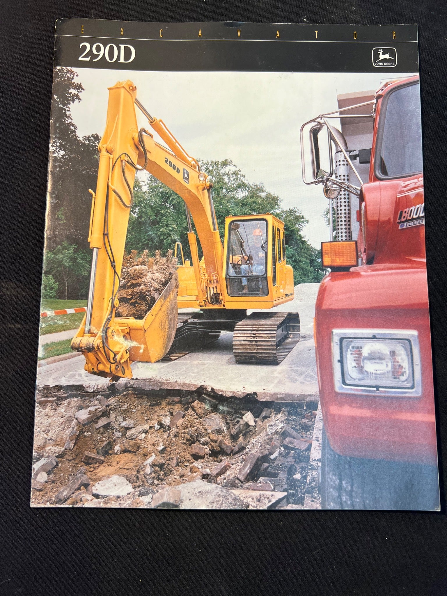 John Deere 290D and 490E Brochures