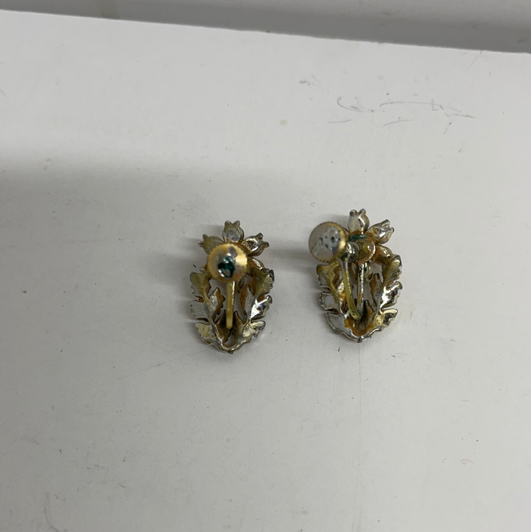 Vintage Signed Cora earrings screw back. Beautiful Amber colored flowers. Free shipping
