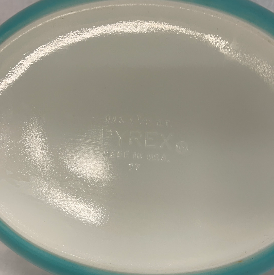 Vintage Turquoise Blue Pyrex 1-1/2 quart Snowflake Casserole Bowl