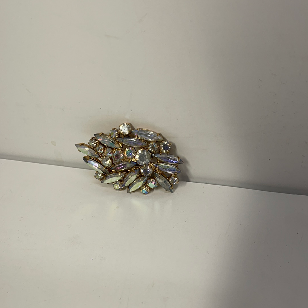 Rhinestone Brooch Very nice  unnamed costume jewelery Free shipping