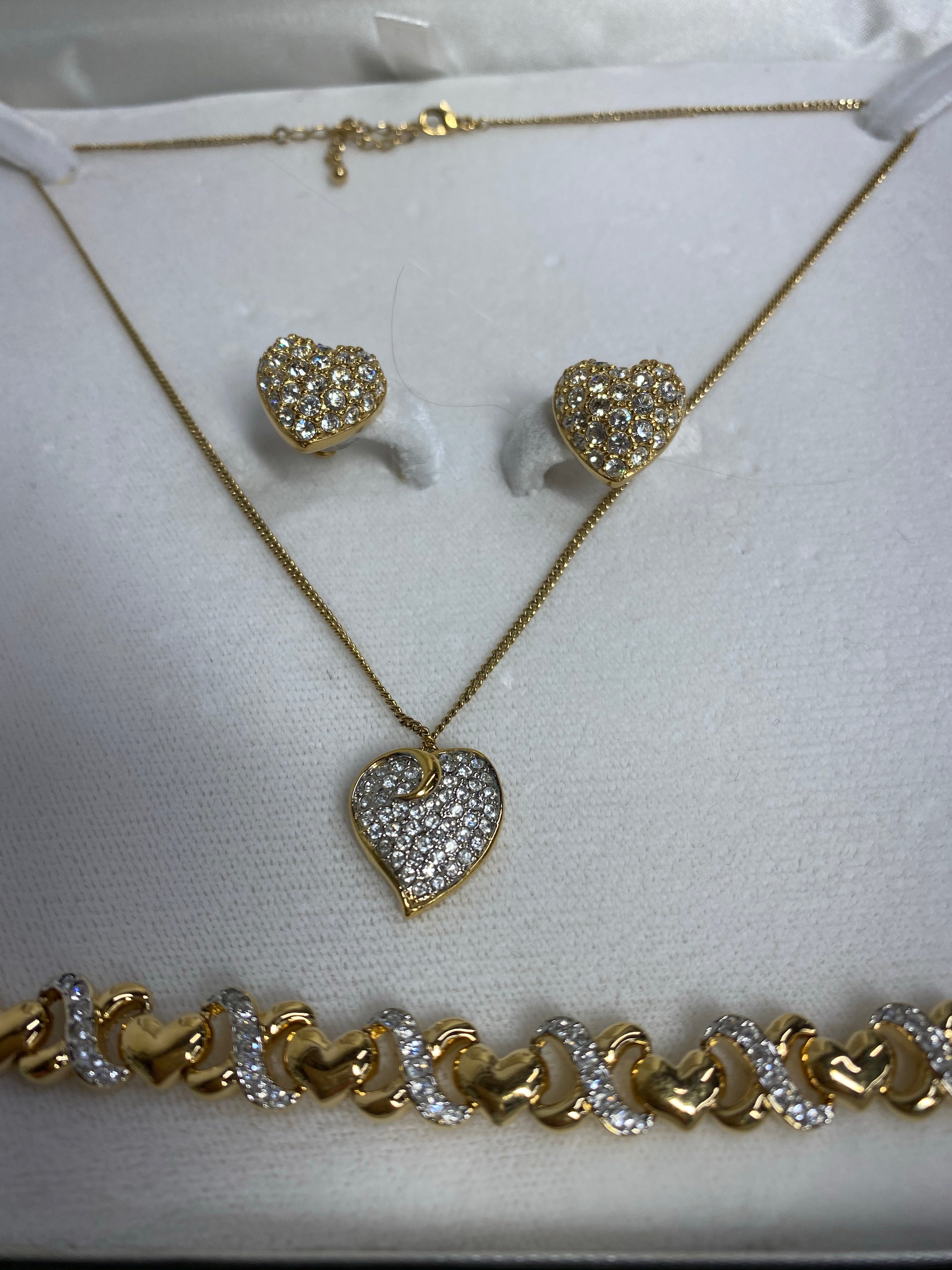 Fifth Avenue Collection Hand Made -  Earrings, necklace and bracelet set